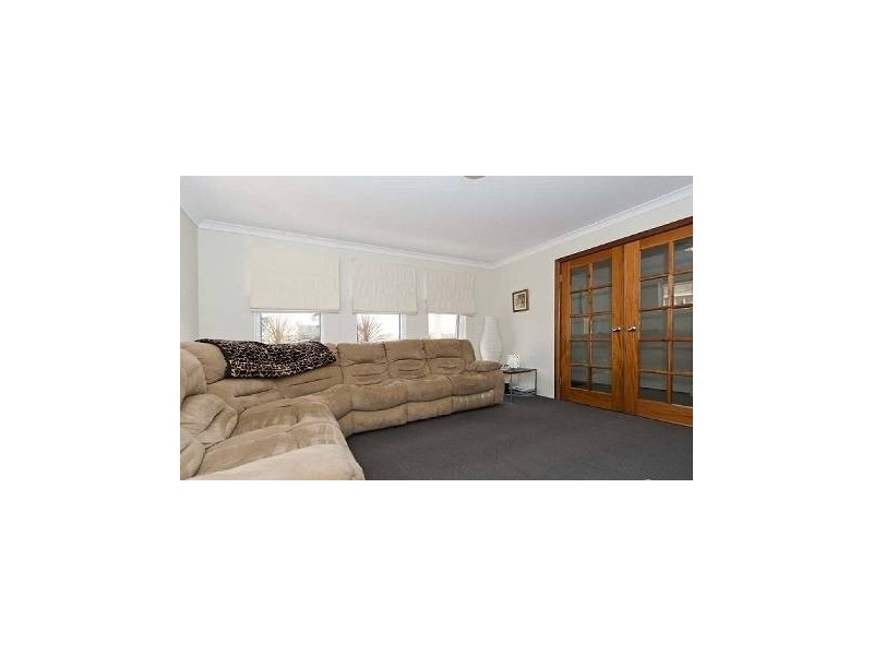 9 Duyfken Road, Jindalee WA 6036