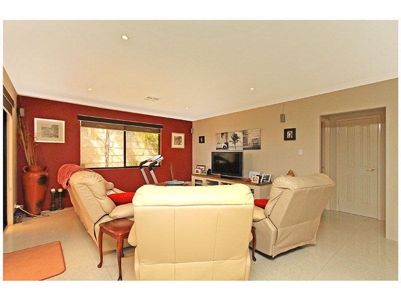 11 Metroliner Drive, Currambine WA 6028