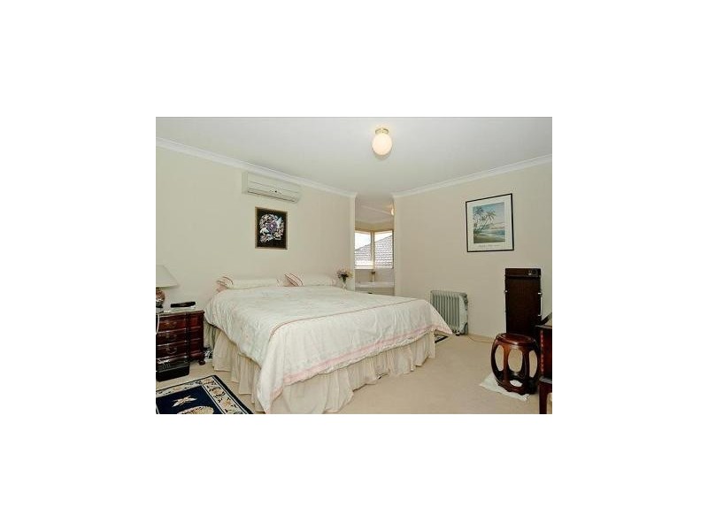21 Canterbury Circle, Currambine WA 6028