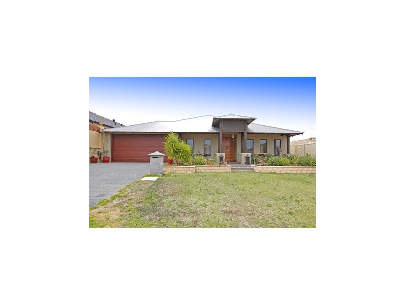 6 Litchfield Cres, Carramar WA 6031