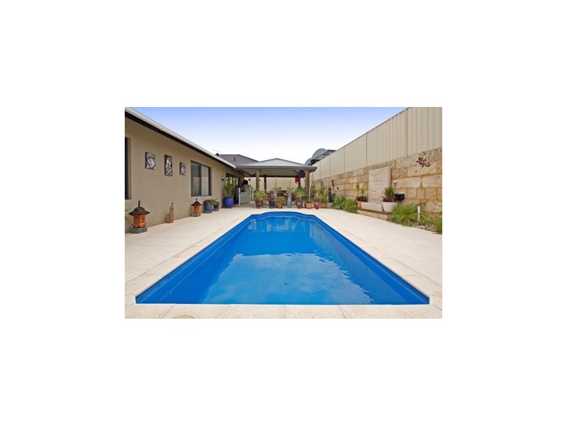 6 Litchfield Cres, Carramar WA 6031