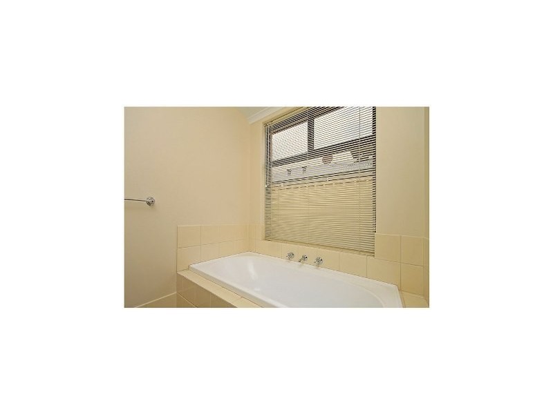 23 Turner Pwy, Carramar WA 6031