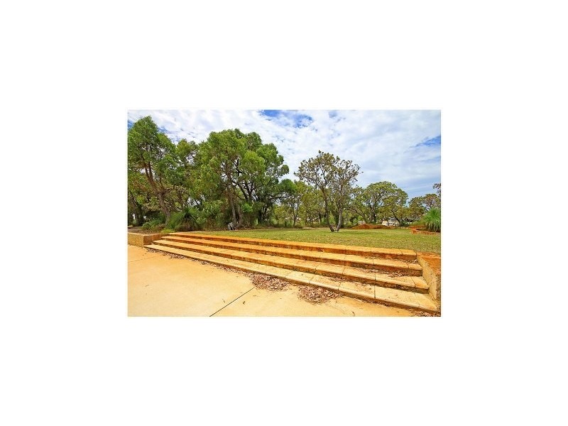 23 Turner Pwy, Carramar WA 6031