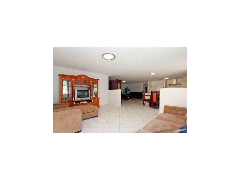 6 Strowan Pass, Carramar WA 6031