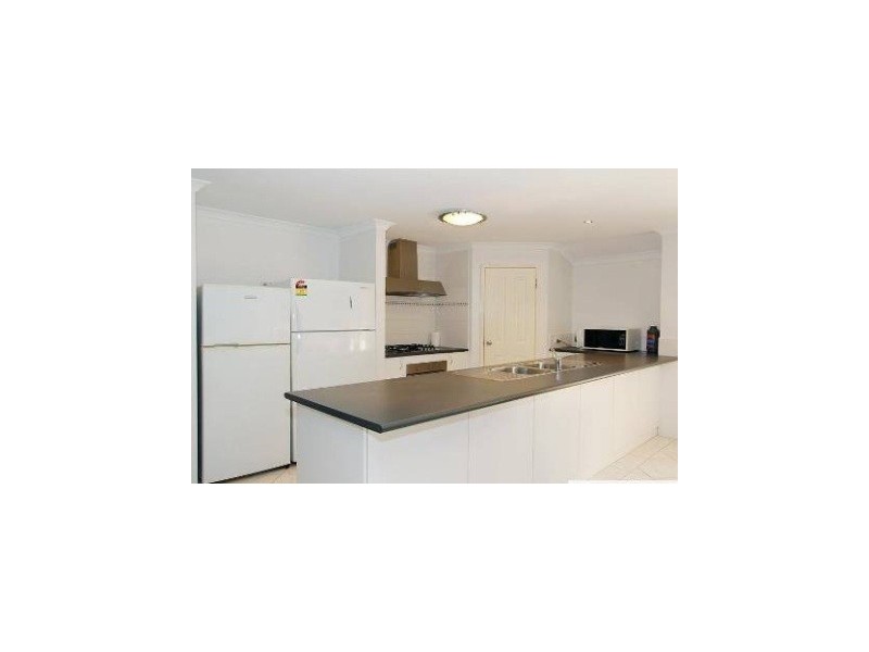 6 Strowan Pass, Carramar WA 6031