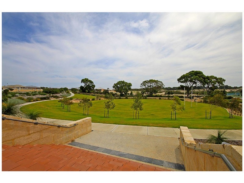 24 Spinifex Loop, Yanchep WA 6035