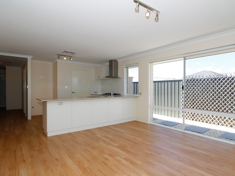 1 Dillwynia Bend, Banksia Grove WA 6031