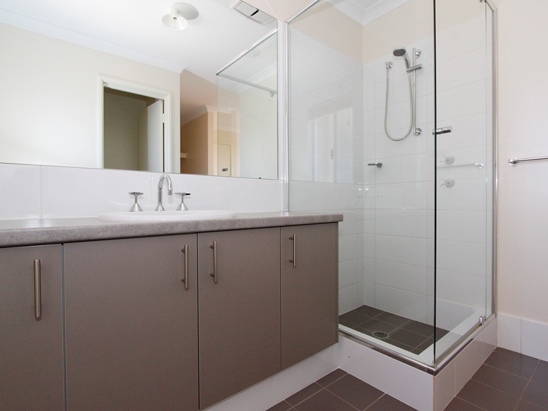 1 Dillwynia Bend, Banksia Grove WA 6031