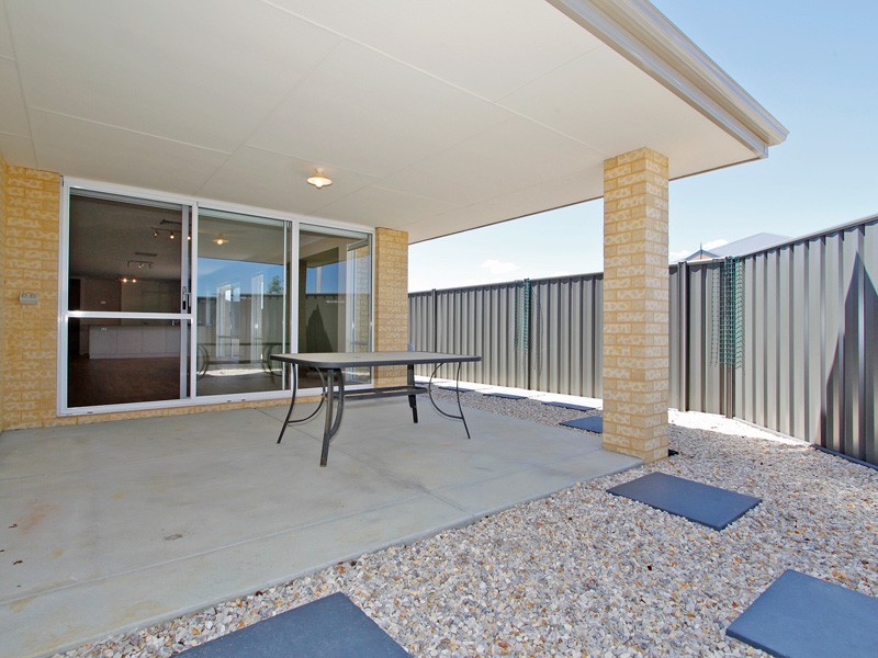 1 Dillwynia Bend, Banksia Grove WA 6031