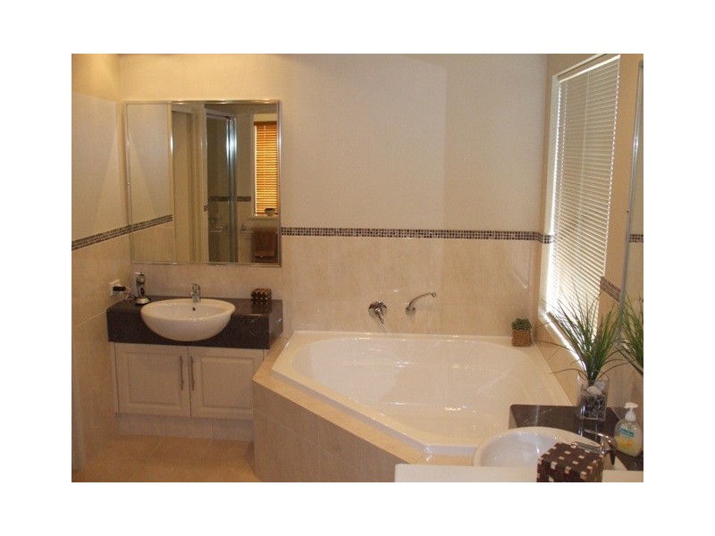 10 Yandi Way, Carramar WA 6031