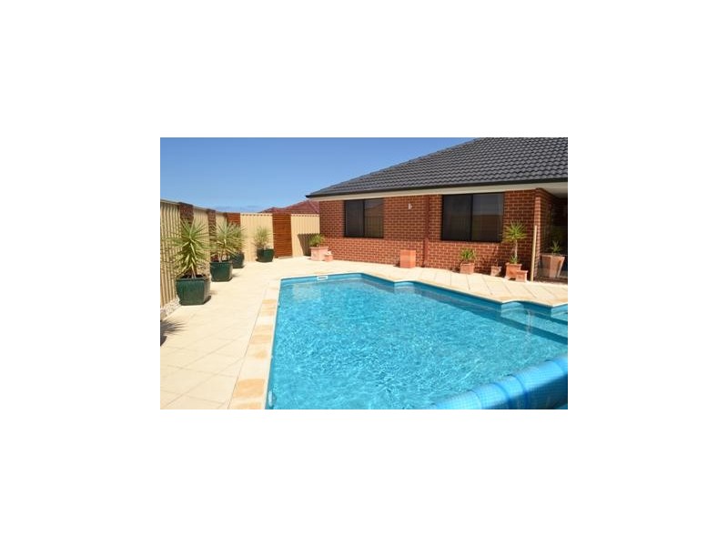 10 Yandi Way, Carramar WA 6031