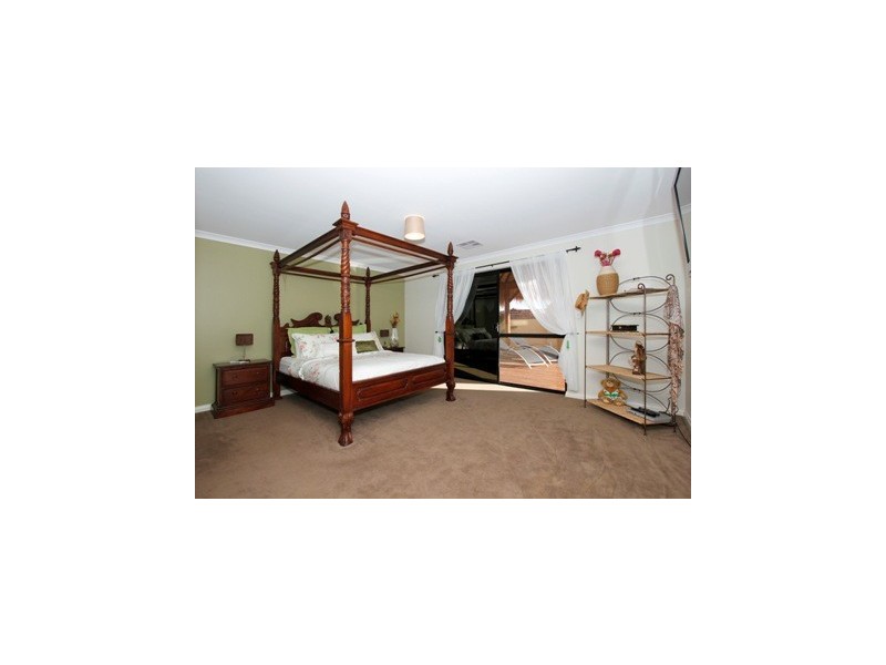 2 Calita Pass, Carramar WA 6031