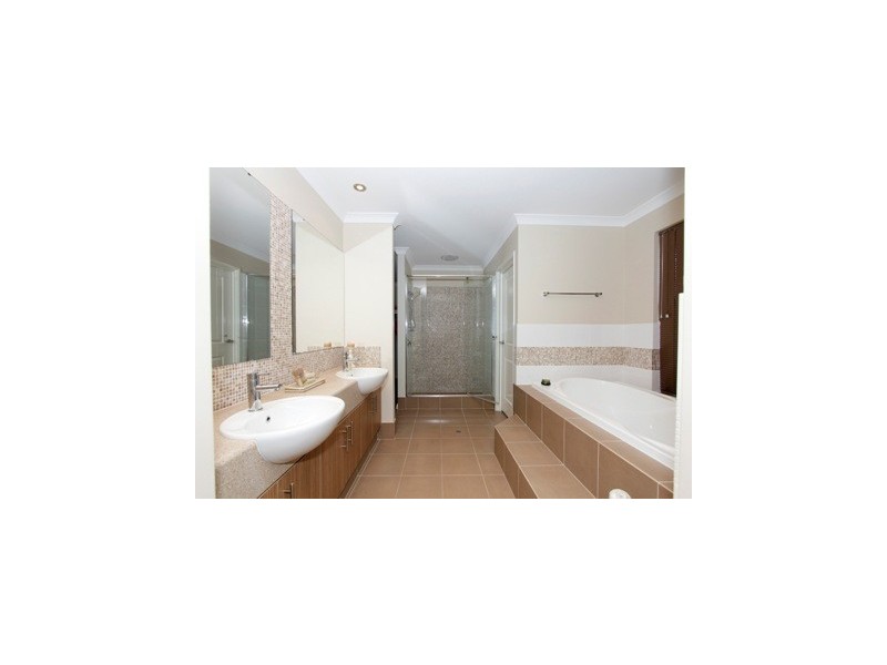 2 Calita Pass, Carramar WA 6031