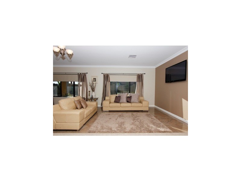 2 Calita Pass, Carramar WA 6031