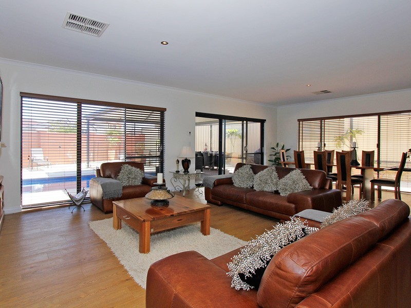 73 Keanefield Drive, Carramar WA 6031