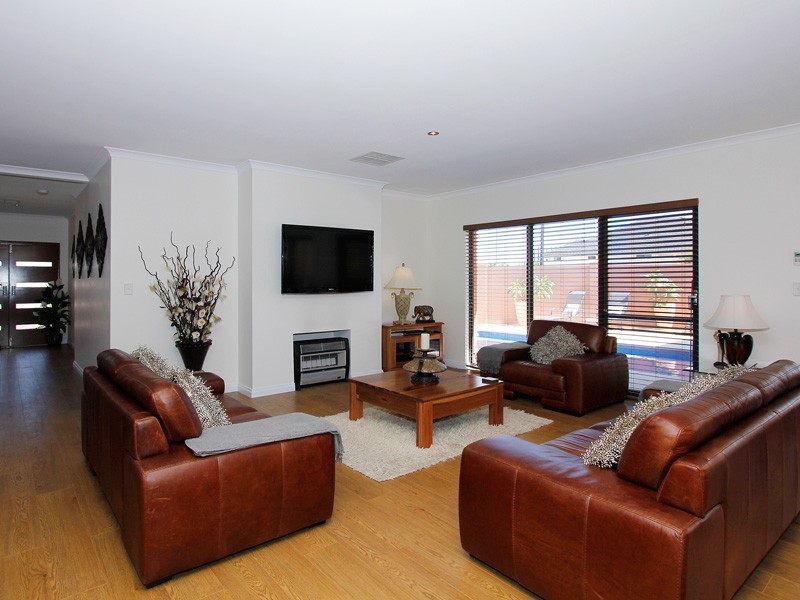 73 Keanefield Drive, Carramar WA 6031