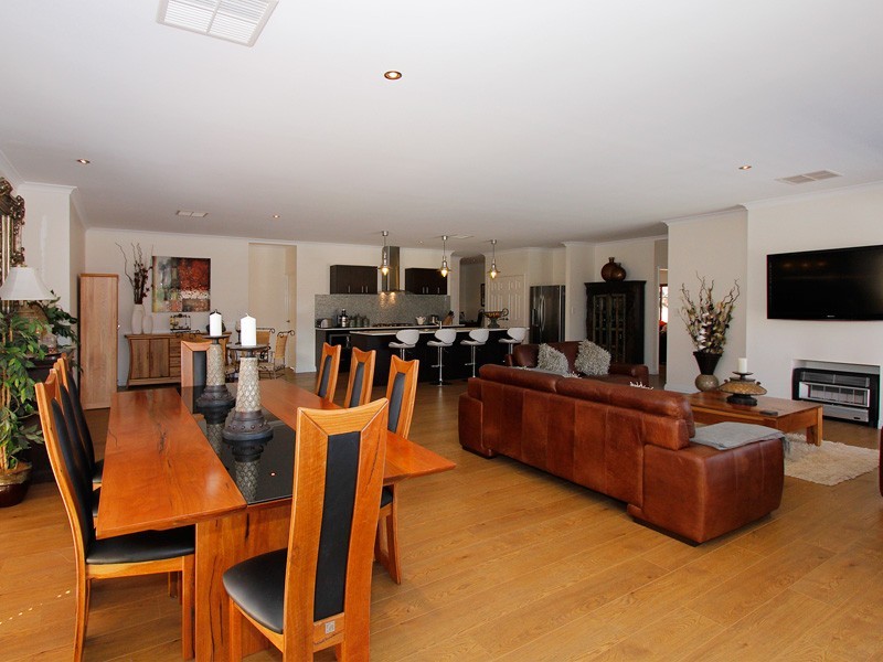 73 Keanefield Drive, Carramar WA 6031