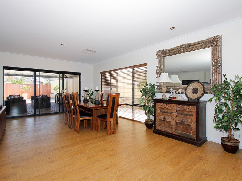 73 Keanefield Drive, Carramar WA 6031