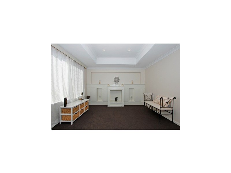 39 Merrang Cir, Carramar WA 6031