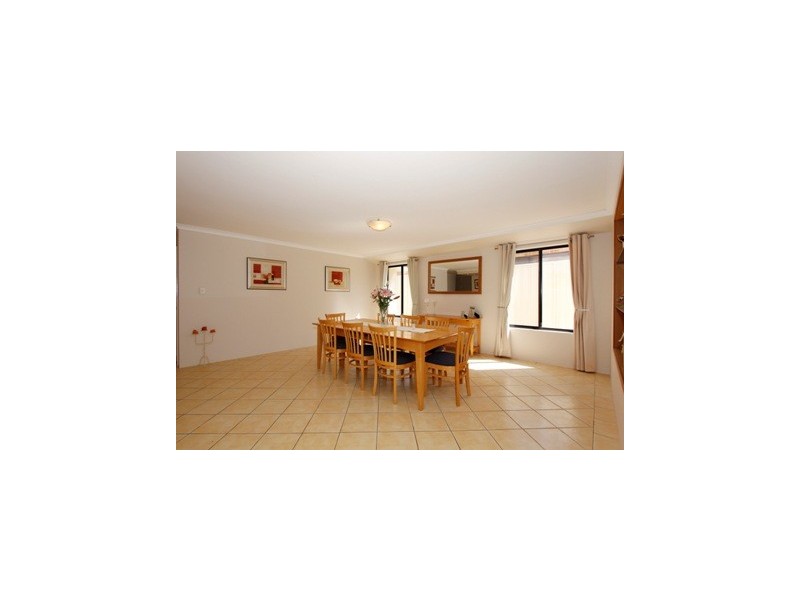 39 Merrang Cir, Carramar WA 6031