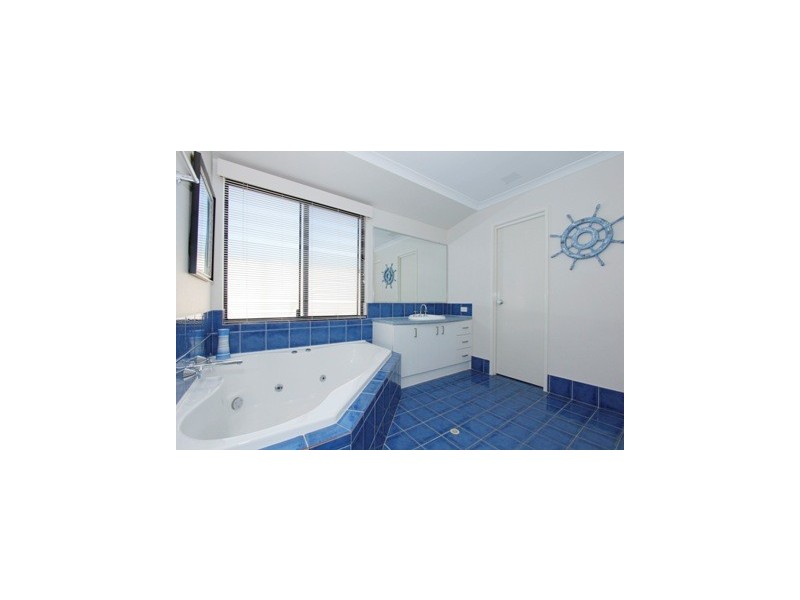 39 Merrang Cir, Carramar WA 6031