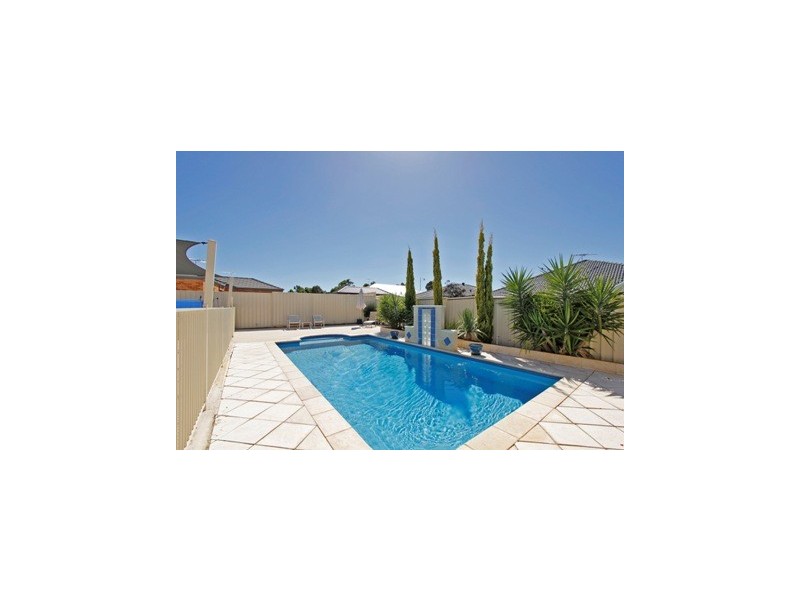 39 Merrang Cir, Carramar WA 6031