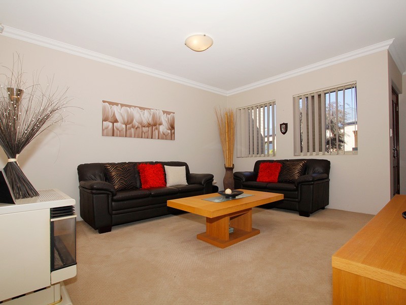 8/26 Earlsferry Green, Kinross WA 6028