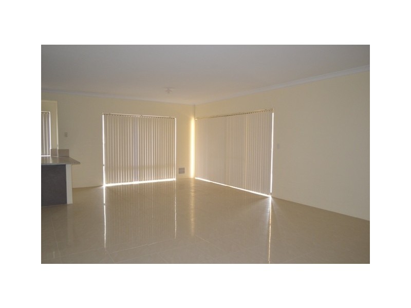 17 Hopewell Pass, Carramar WA 6031