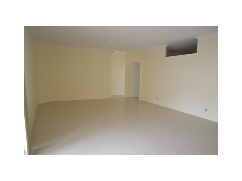 17 Hopewell Pass, Carramar WA 6031