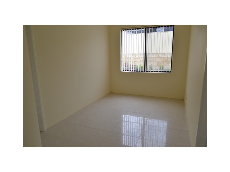 17 Hopewell Pass, Carramar WA 6031