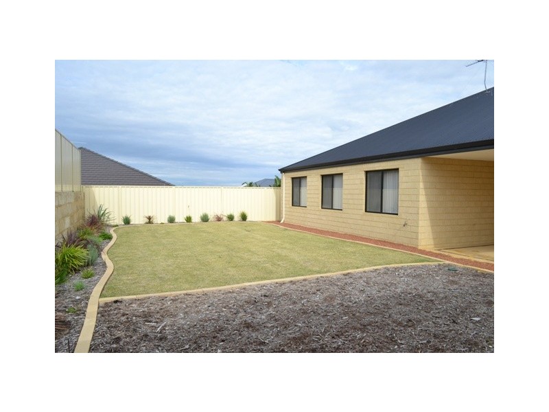 17 Hopewell Pass, Carramar WA 6031