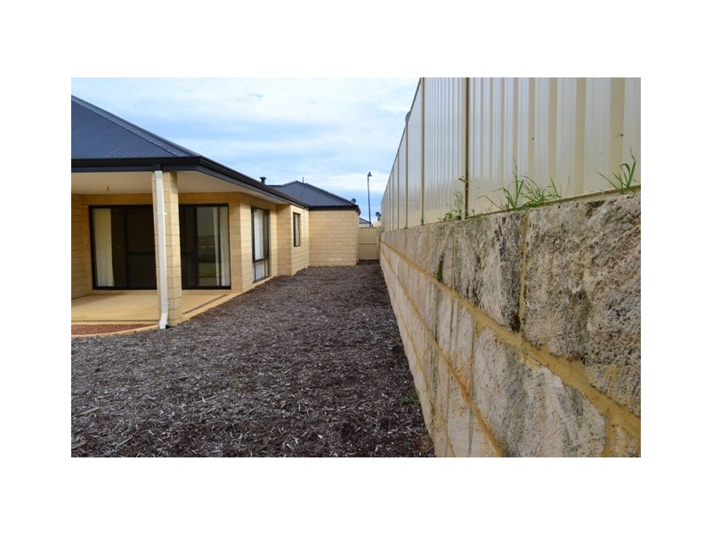 17 Hopewell Pass, Carramar WA 6031