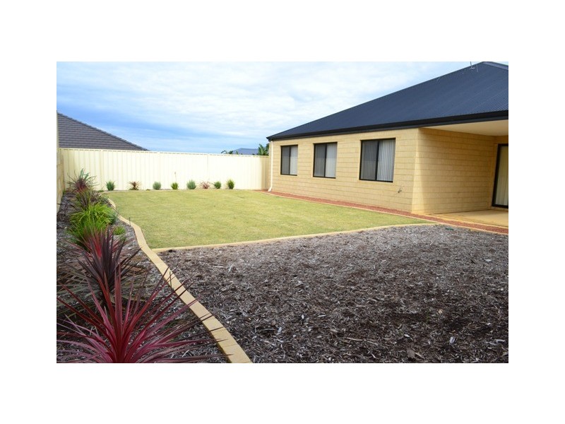 17 Hopewell Pass, Carramar WA 6031
