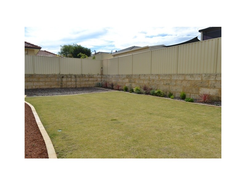17 Hopewell Pass, Carramar WA 6031