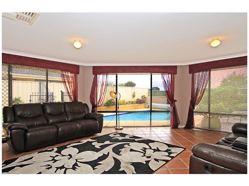 7 Negresco Turn, Currambine WA 6028