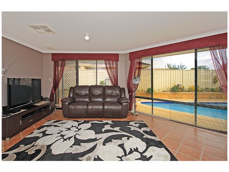 7 Negresco Turn, Currambine WA 6028