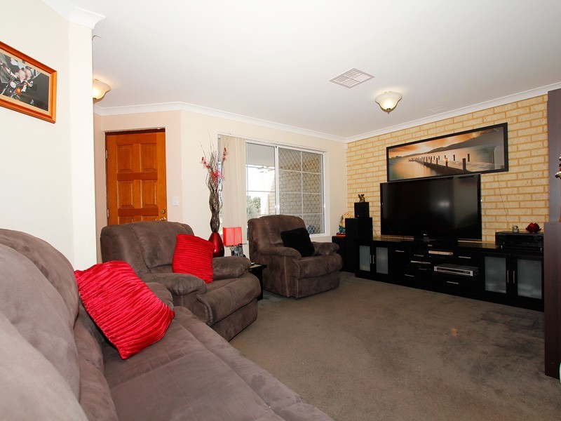 24 Grangemouth, Kinross WA 6028