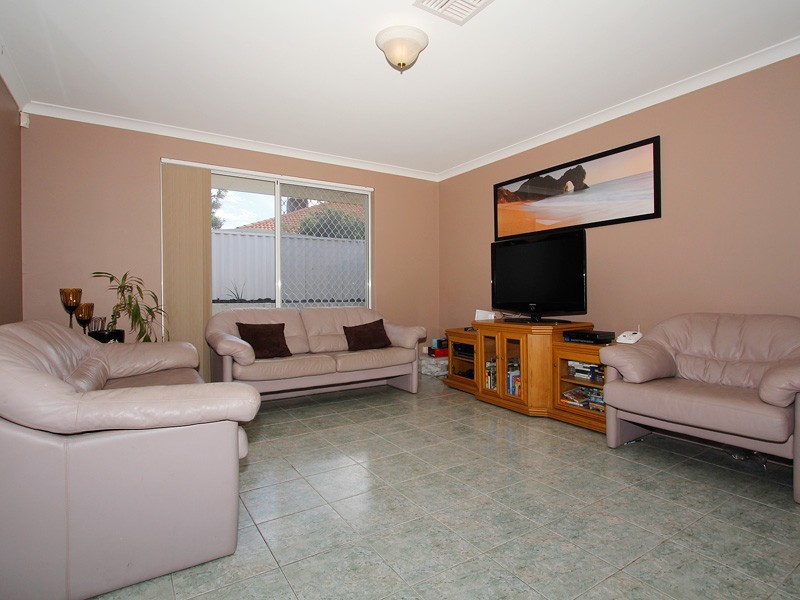 24 Grangemouth, Kinross WA 6028