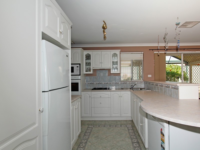 24 Grangemouth, Kinross WA 6028