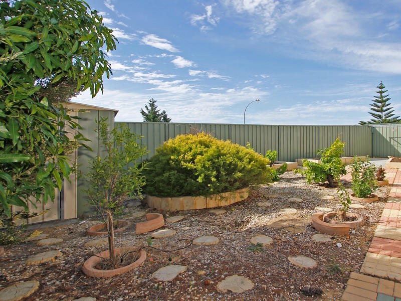 24 Grangemouth, Kinross WA 6028