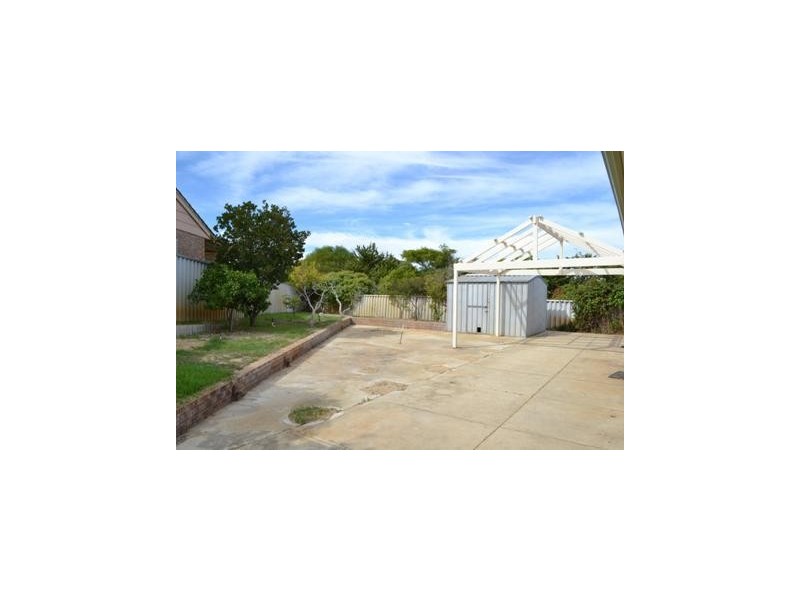 4 Alan Court, Beldon WA 6027