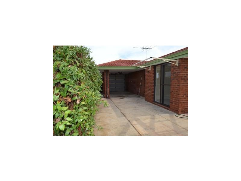 4 Alan Court, Beldon WA 6027
