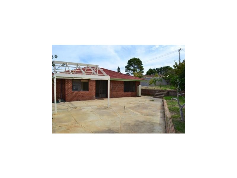 4 Alan Court, Beldon WA 6027