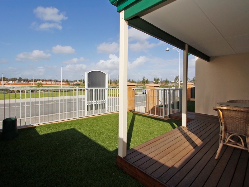 16 Bauer Circle, Banksia Grove WA 6031