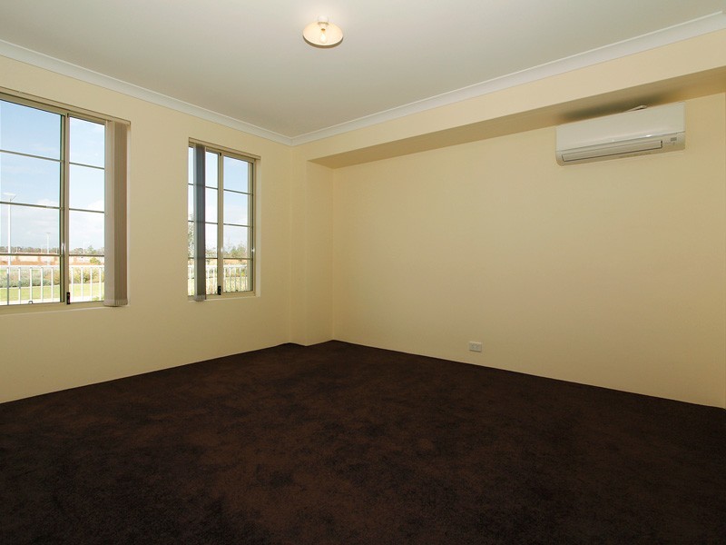 16 Bauer Circle, Banksia Grove WA 6031