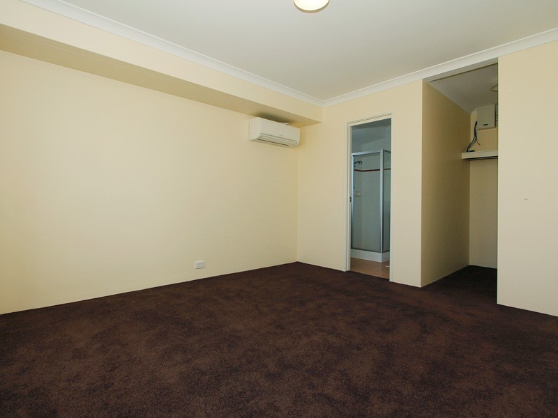 16 Bauer Circle, Banksia Grove WA 6031