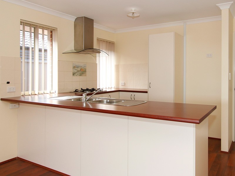 16 Bauer Circle, Banksia Grove WA 6031