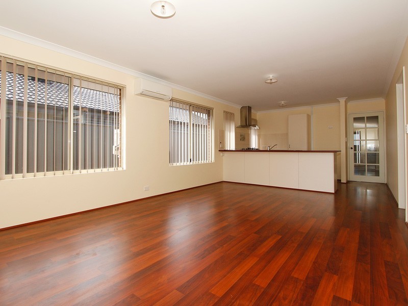 16 Bauer Circle, Banksia Grove WA 6031