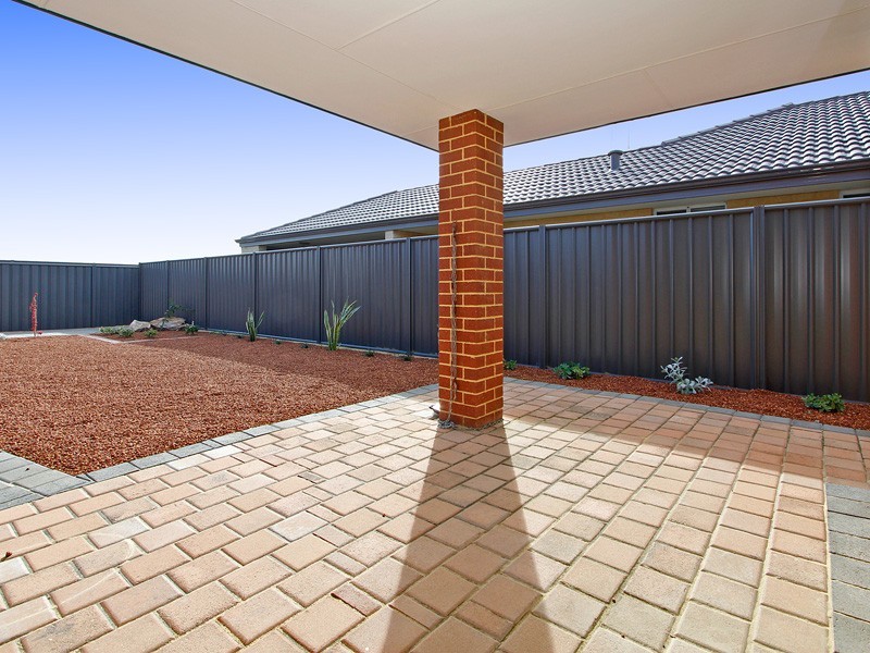 16 Bauer Circle, Banksia Grove WA 6031