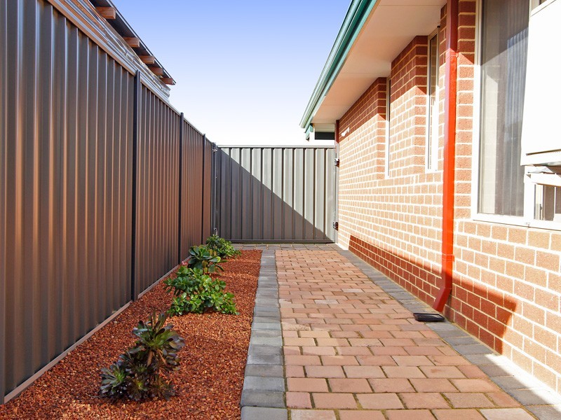 16 Bauer Circle, Banksia Grove WA 6031